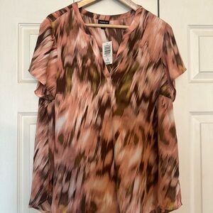 Torrid NWT Size 1 (14-16) Print Blouse